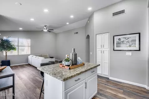 4423 E Melinda Ln, Phoenix, AZ 85050 photo 14