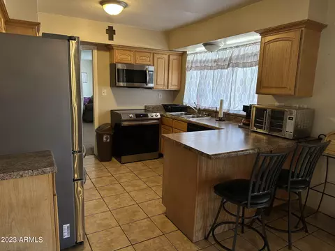420 E Kachina Trl, Phoenix, AZ 85042 photo 4