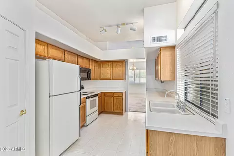 1055 E Mcnair Dr, Tempe, AZ 85283 photo 6