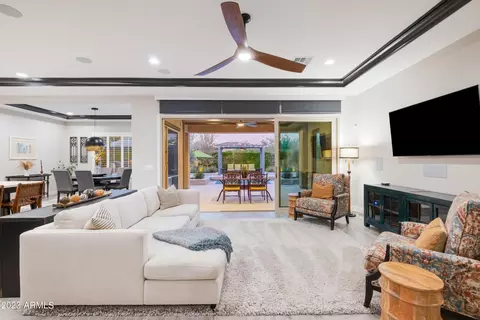 3048 E Robin Ln, Phoenix, AZ 85050 photo 11