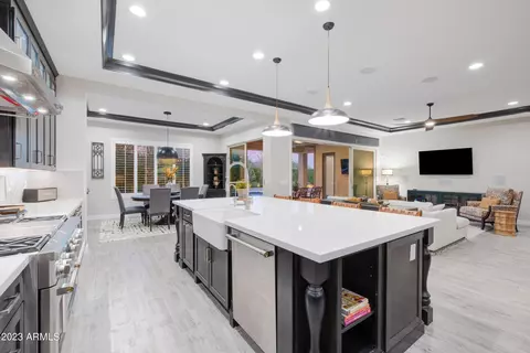 3048 E Robin Ln, Phoenix, AZ 85050 photo 3
