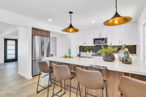 2501 E Lamar Rd, Phoenix, AZ 85016
