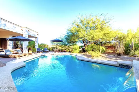 1425 W Restin Ct, Phoenix, AZ 85086