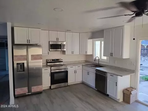 5748 W Lupine Ave W, Glendale, AZ 85304