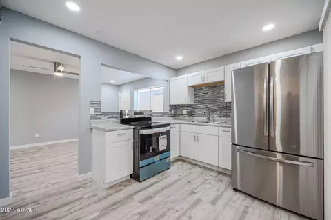 601 N 4th St #H, Avondale, AZ 85323