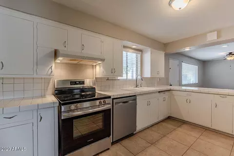 824 W Glenn Dr, Phoenix, AZ 85021 photo 10