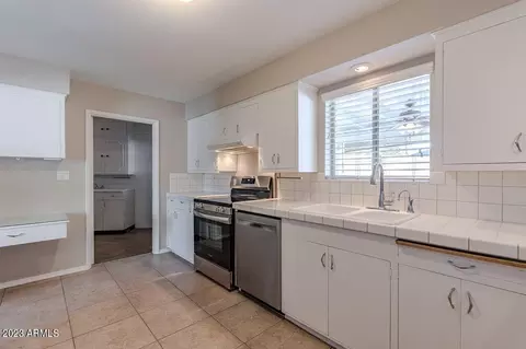 824 W Glenn Dr, Phoenix, AZ 85021 photo 13