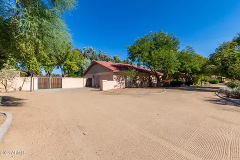 6416 W Larkspur Dr, Glendale, AZ 85304