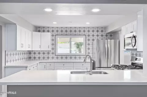 1040 W 10th Pl, Mesa, AZ 85201 photo 4