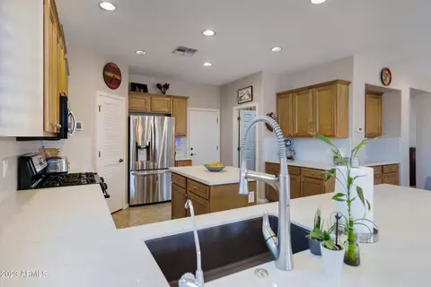Kitchen - 6424 S Glory Ct, Gilbert, AZ 85298 photo 5 of 5