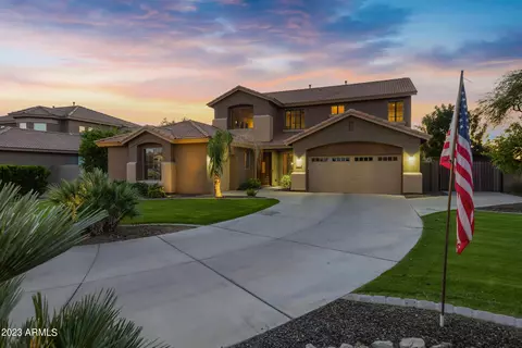 Exterior - 6424 S Glory Ct, Gilbert, AZ 85298 photo 3 of 13