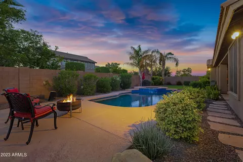 Exterior - 6424 S Glory Ct, Gilbert, AZ 85298 photo 9 of 13