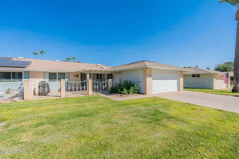 10210 W Kingswood Cir, Sun City, AZ 85351