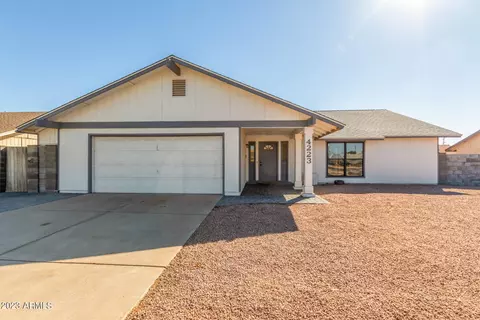 4223 W Gelding Dr, Phoenix, AZ 85053