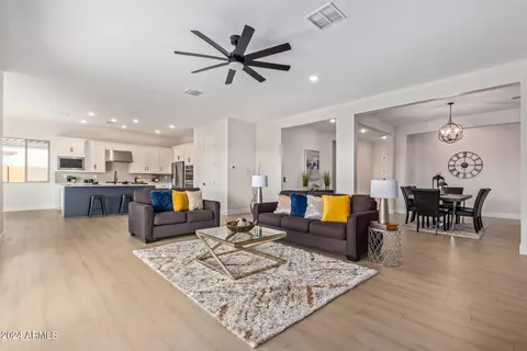 4411 W Park View Ln, Glendale, AZ 85310