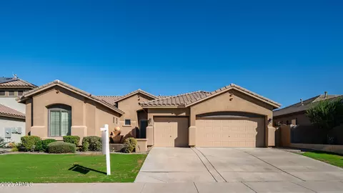6985 S Magic Ct, Gilbert, AZ 85298