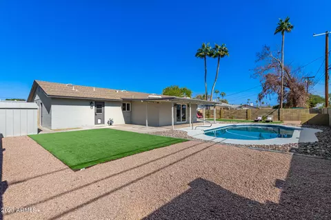 3035 E Shangri La Rd, Phoenix, AZ 85028 photo 2