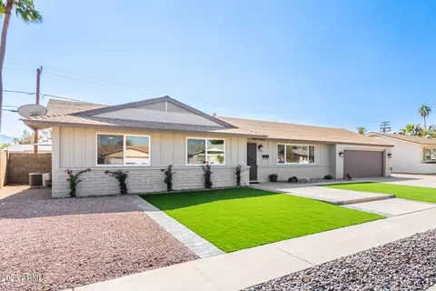 3035 E Shangri La Rd, Phoenix, AZ 85028