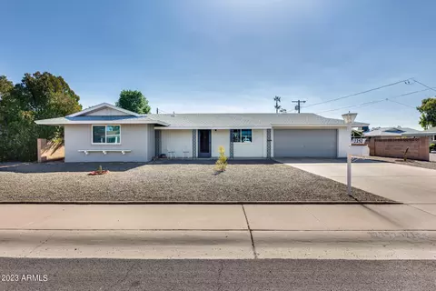 12252 N Hacienda Dr, Sun City, AZ 85351
