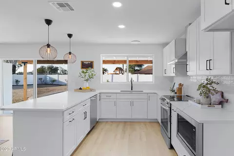 2160 E Harmony Cir, Mesa, AZ 85204