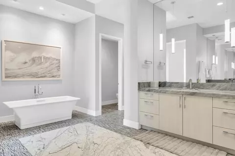 2 E Biltmore Ests #109, Phoenix, AZ 85016 photo 25