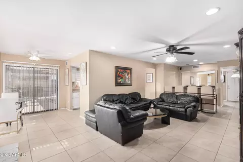 1109 E Taro Ln, Phoenix, AZ 85024 photo 5