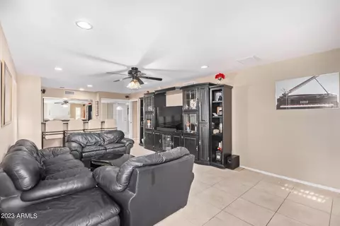 1109 E Taro Ln, Phoenix, AZ 85024 photo 4