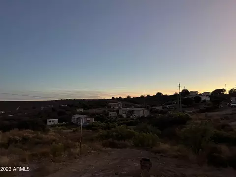 10705 S Austin Ln, Mayer, AZ 86333