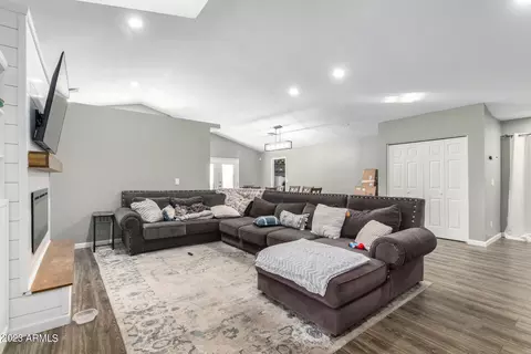 6231 Encanto St, Mesa, AZ 85205 photo 3