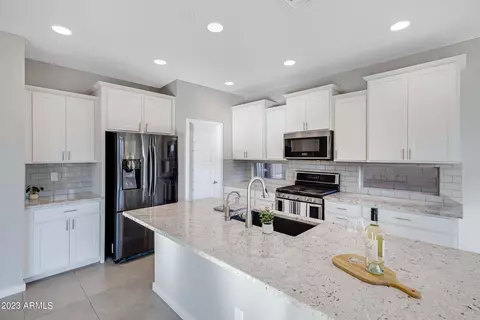 9563 W Chama Dr, Peoria, AZ 85383