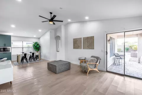 4611 E Mossman Rd, Phoenix, AZ 85050 photo 9