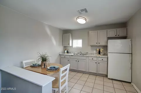 2911 N 47th Dr, Phoenix, AZ 85031 photo 18