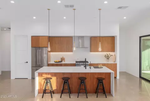 2205 E Clarendon Ave, Phoenix, AZ 85016 photo 6