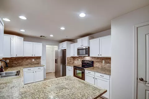 3258 E Franklin Ave, Gilbert, AZ 85295 photo 4