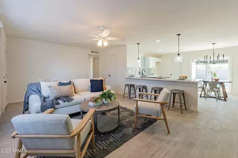 3253 W Mauna Loa Ln, Phoenix, AZ 85053