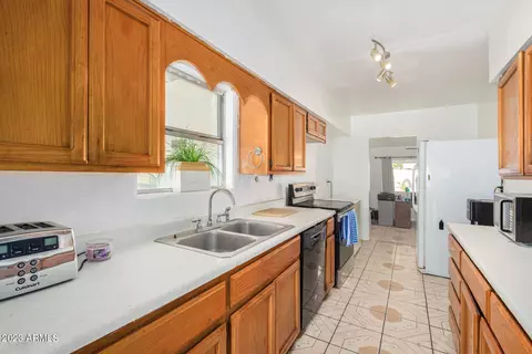 2722 E Fairmount Ave, Phoenix, AZ 85016 photo 9