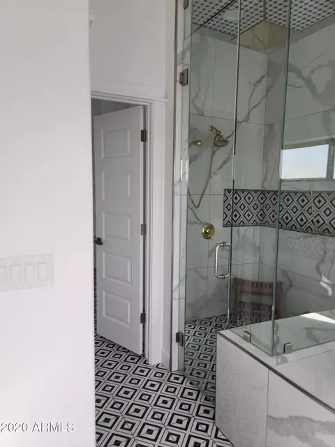 Bath - 1825 E Adams St, Phoenix, AZ 85034 photo 21 of 41