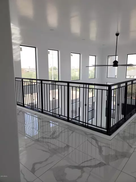 Entry Way - 1825 E Adams St, Phoenix, AZ 85034 photo 17 of 38
