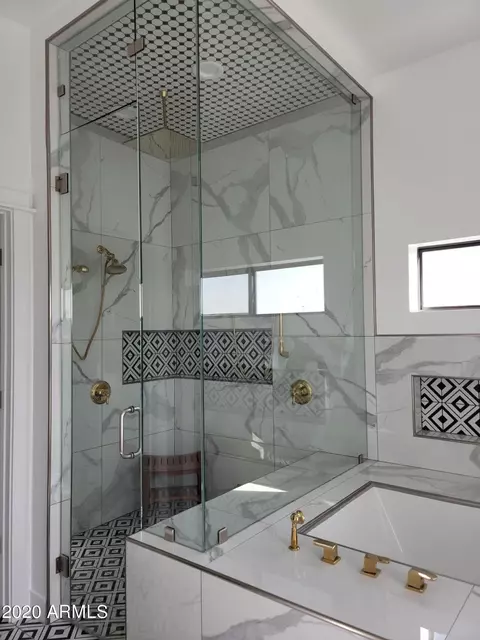 Bath - 1825 E Adams St, Phoenix, AZ 85034 photo 20 of 41