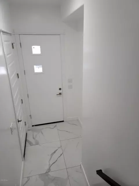 Entry Way - 1825 E Adams St, Phoenix, AZ 85034 photo 9 of 38