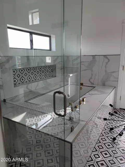 Bath - 1825 E Adams St, Phoenix, AZ 85034 photo 3 of 41