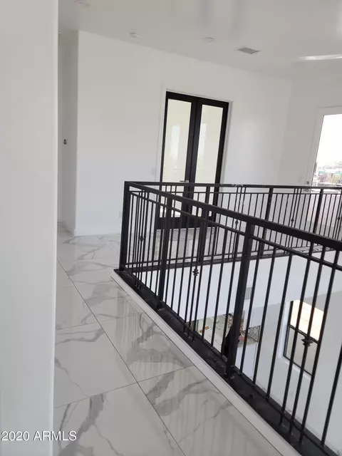 Entry Way - 1825 E Adams St, Phoenix, AZ 85034 photo 36 of 38
