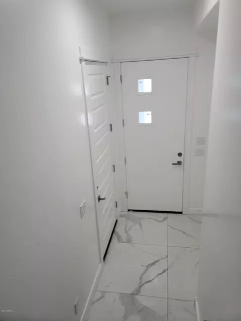 Entry Way - 1825 E Adams St, Phoenix, AZ 85034 photo 8 of 38
