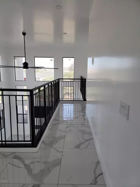 Entry Way - 1825 E Adams St, Phoenix, AZ 85034 photo 19 of 38
