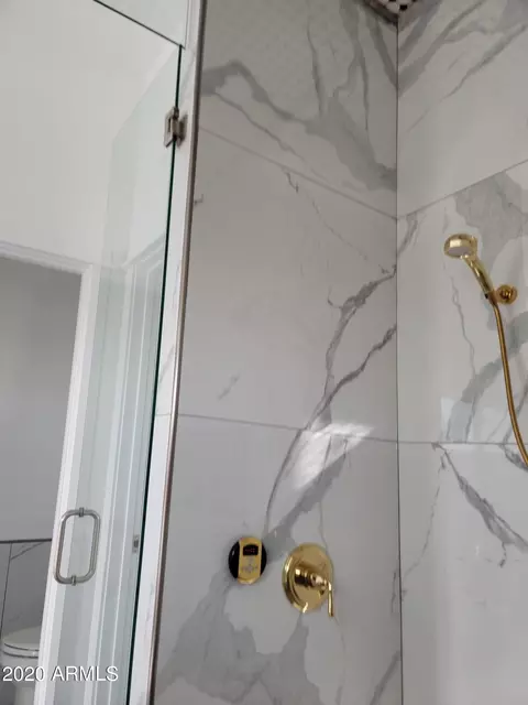 Bath - 1825 E Adams St, Phoenix, AZ 85034 photo 33 of 41