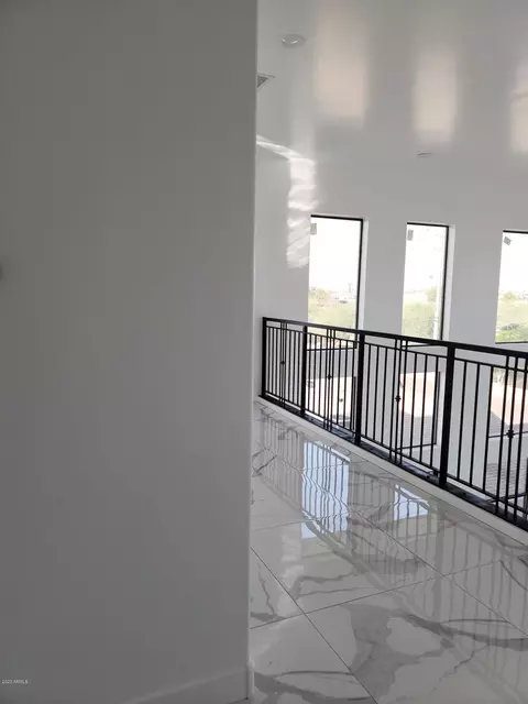Entry Way - 1825 E Adams St, Phoenix, AZ 85034 photo 16 of 38