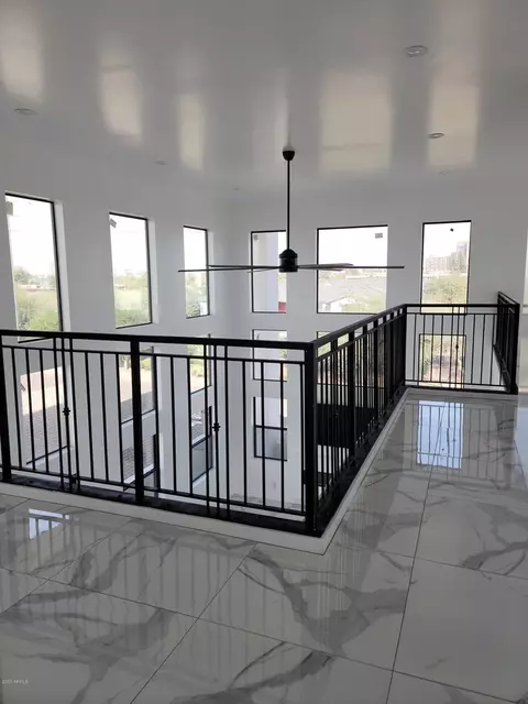 Entry Way - 1825 E Adams St, Phoenix, AZ 85034 photo 18 of 38
