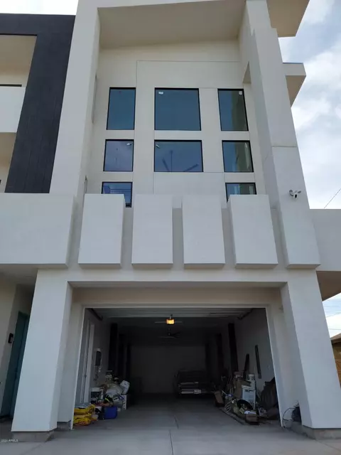 Exterior - 1825 E Adams St, Phoenix, AZ 85034 photo 11 of 16