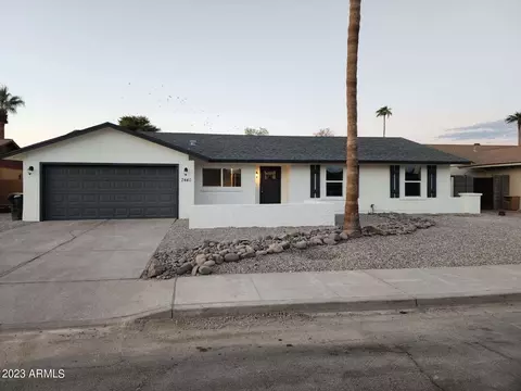 2440 W Portobello Ave, Mesa, AZ 85202