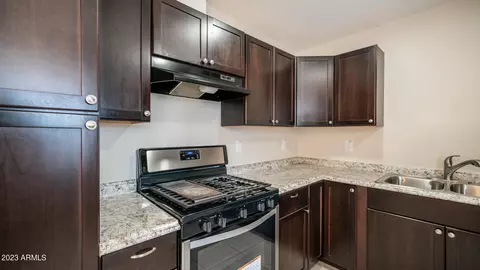3146 N 37th Dr, Phoenix, AZ 85019 photo 8